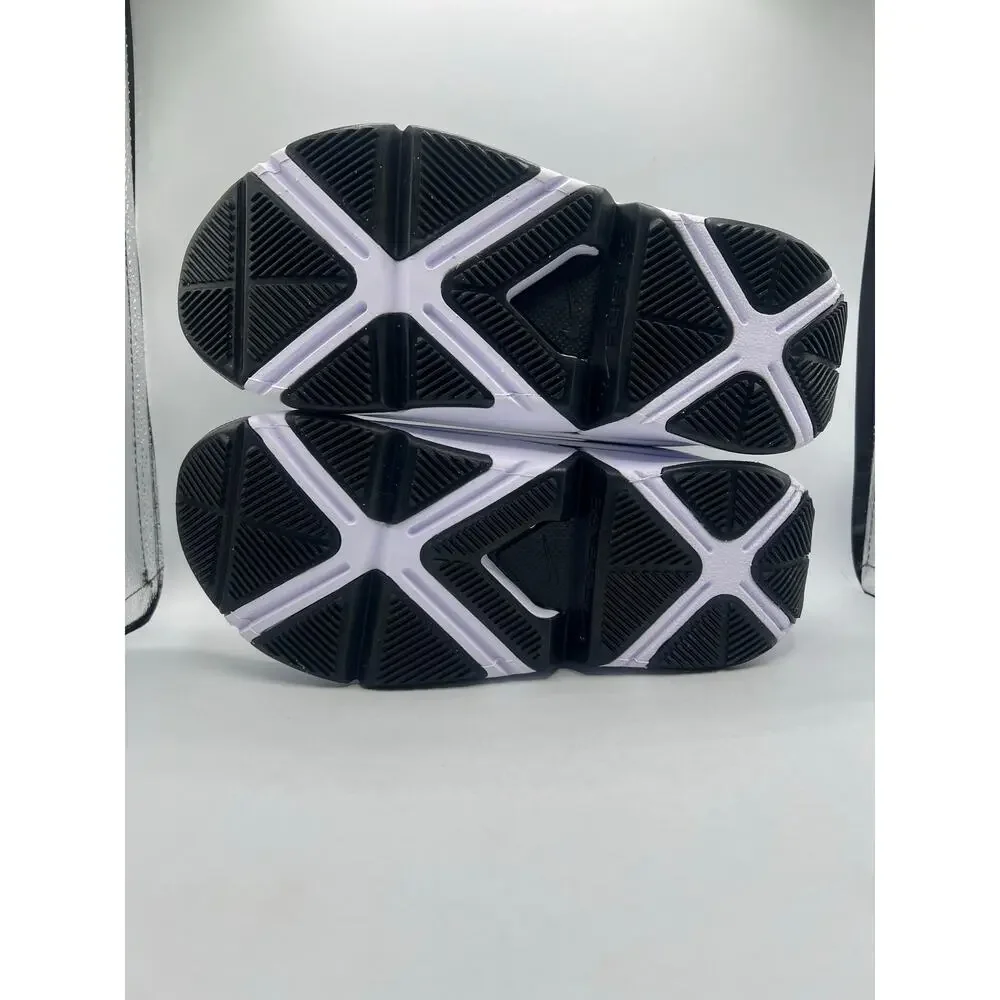 Nike GO FlyEase “Black White” size 7 women’s